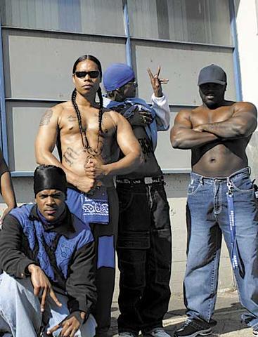 G-STREET EN FORCE.